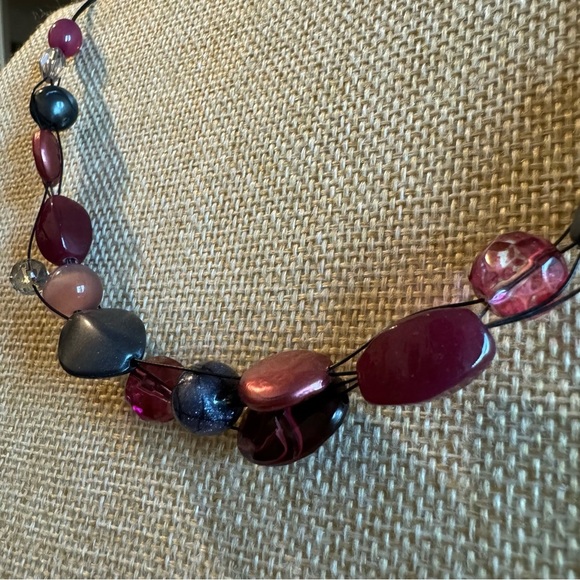 ⚜️3 for $30⚜️Vintage Multistrand Stone and Acrylic Necklace (Adjustable, Choker) - Picture 7 of 11